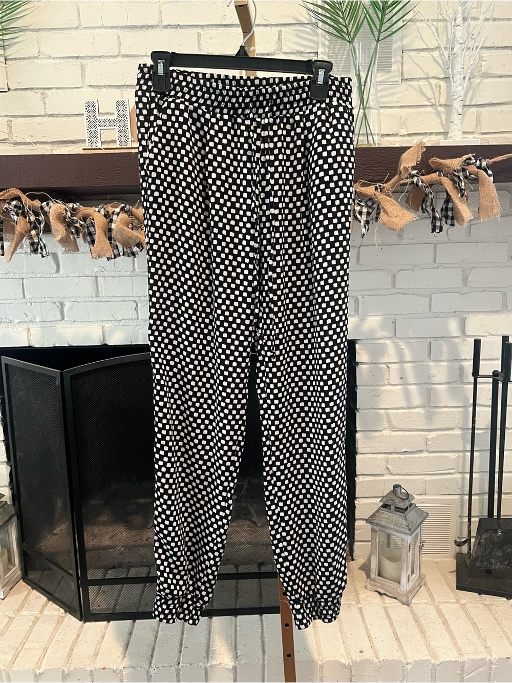 Zac & Rachel Black and White Geometric Pull-On Pants
